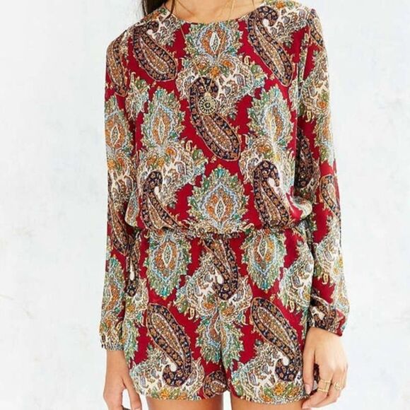 Urban Outfitters Lucca Paisley open back romper size S - Picture 3 of 10